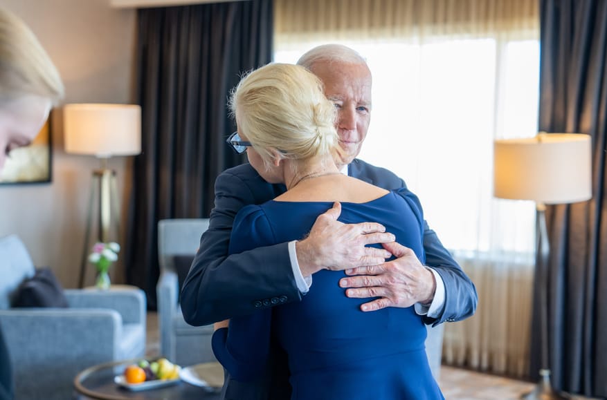 U.S. President Joe Biden meets Yulia and Dasha Navalnaya, promises sanctions on Putin