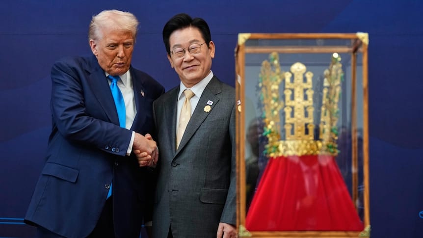 A “flying palace” for $400 million, a crown, and gold bars: How the world has attempted to court Trump’s favor